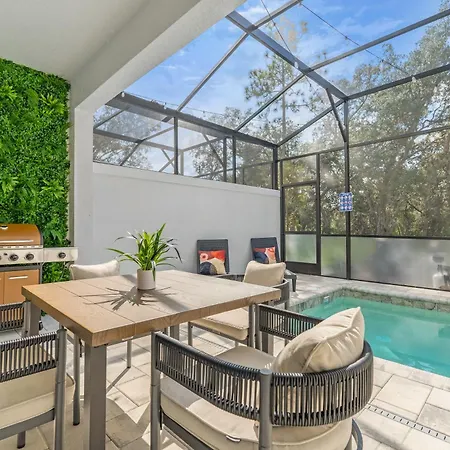 Upstay - Modern Family Townhouse W Private Pool
